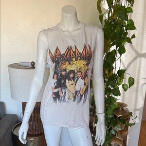 Def Leppard Cream Off White Graphic Band Muscle Tank Top